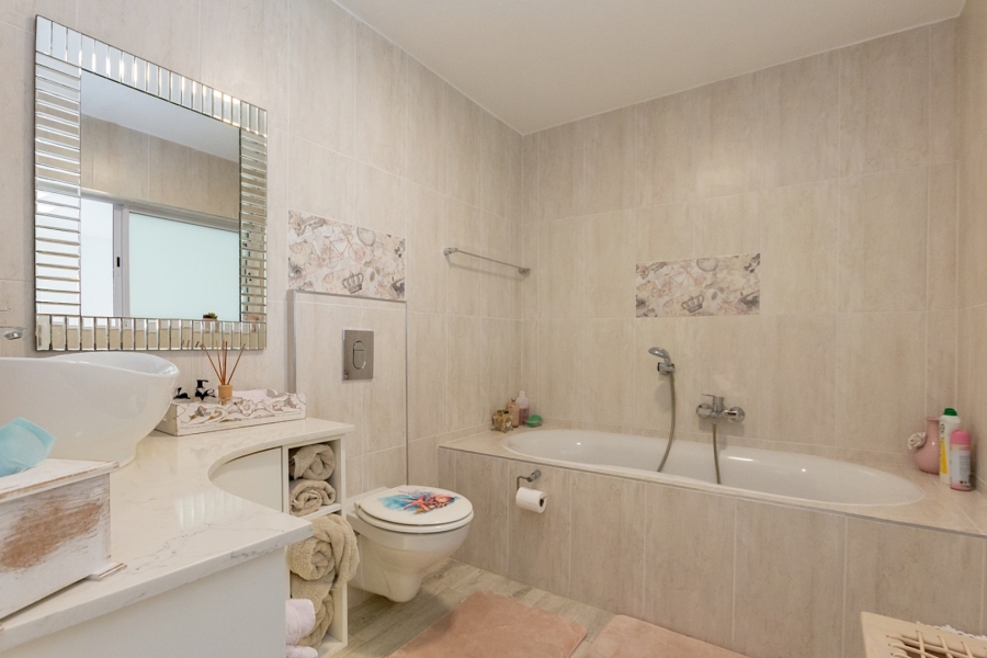 4 Bedroom Property for Sale in Paradise Beach Western Cape